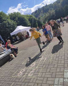 Mała Prywatka PRL-u - gry i zabawy z podówrka